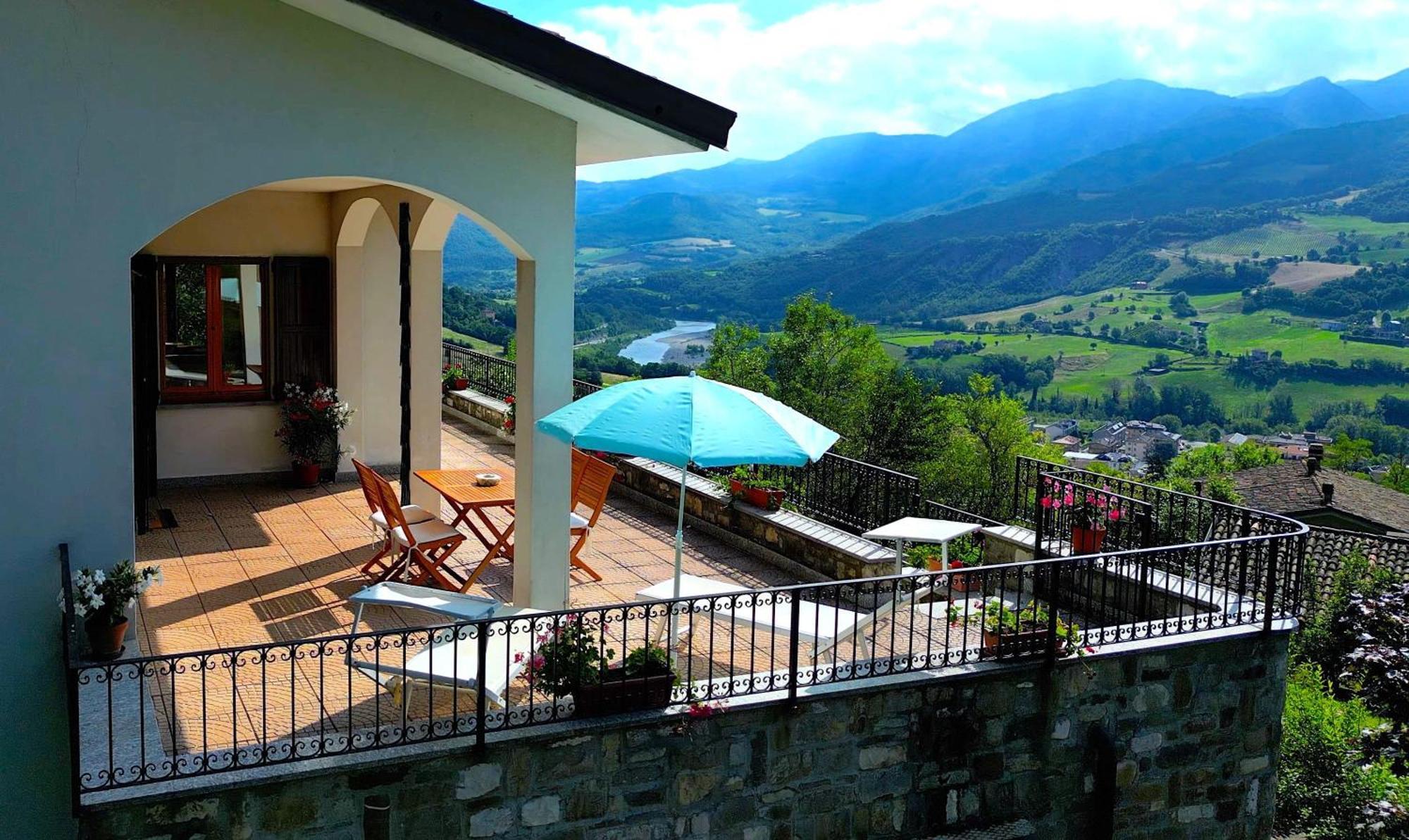 Casa Del Bosco - Vista Mozzafiato & Parco 4 Ettari Vila Bobbio Exterior foto