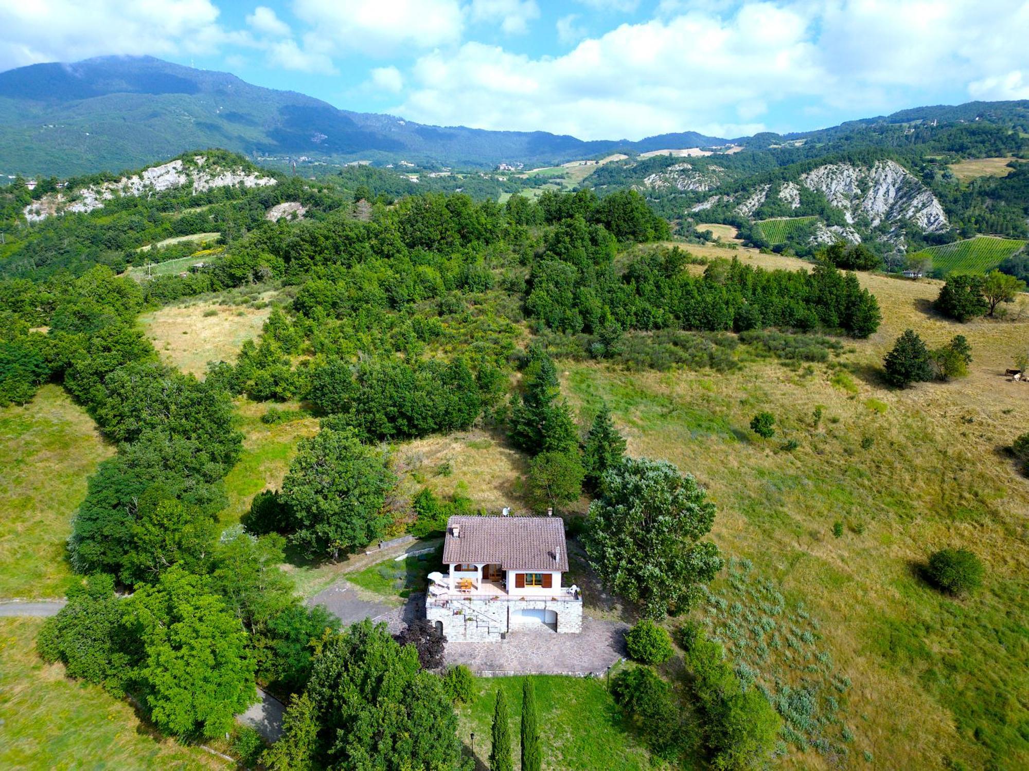 Casa Del Bosco - Vista Mozzafiato & Parco 4 Ettari Vila Bobbio Exterior foto